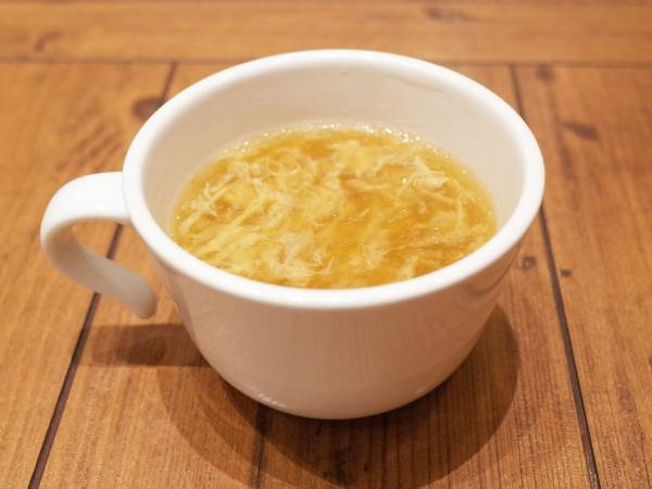 小さじ１杯の『水』でふわふわ卵スープが？　「今度やる」「これは簡単」