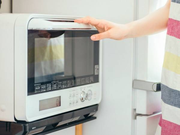企業公式サイトで説明　冷凍食品も電子レンジのオート機能で調理できる？