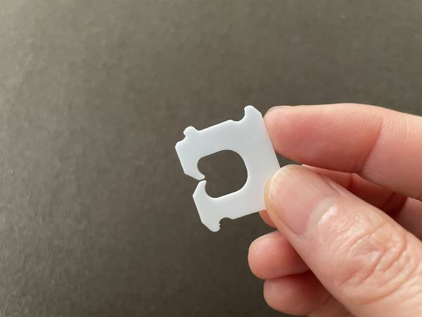 意外と使えるバッグクロージャー　食パンの袋を留める以外の活用法が目からウロコ