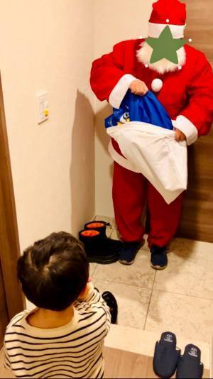 サンタ役を買って出た上司　その姿に感動の声「最高」「優しい世界」