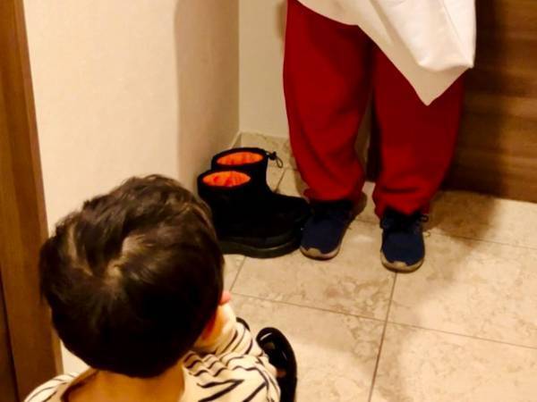 サンタ役を買って出た上司　その姿に感動の声「最高」「優しい世界」