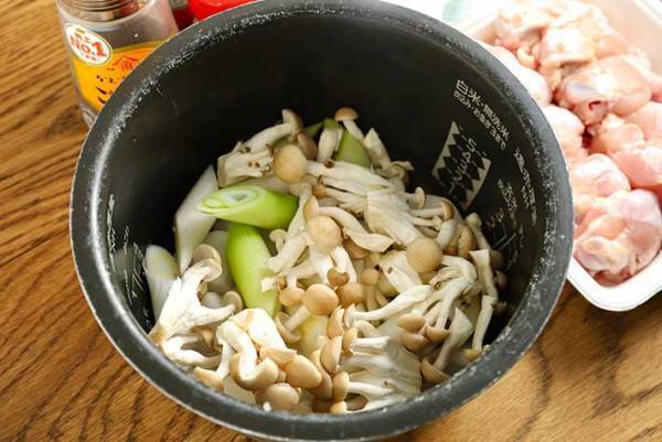 手羽元がホロホロ崩れる…　忘年会で疲れた胃にしみる『簡単料理』とは？