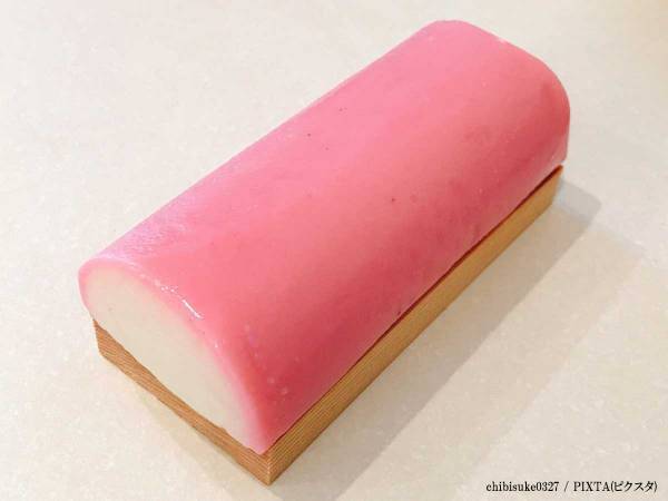 「これならできそうな気がする…！」　かまぼこをチョウチョの形に飾り切りする方法