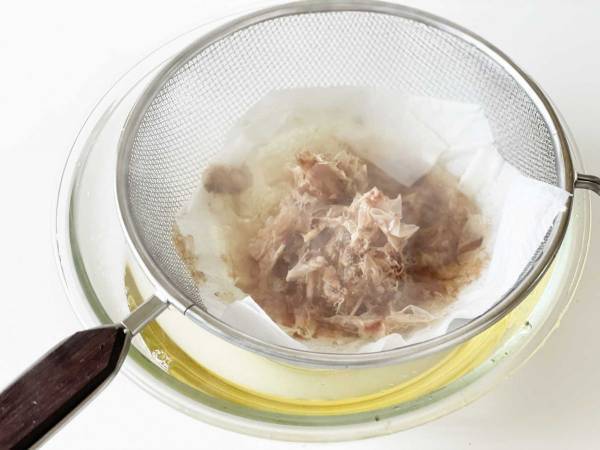 クッキングペーパーの便利な活用法　ライオンが教える６選に「万能すぎ」「もったいないことしてた」