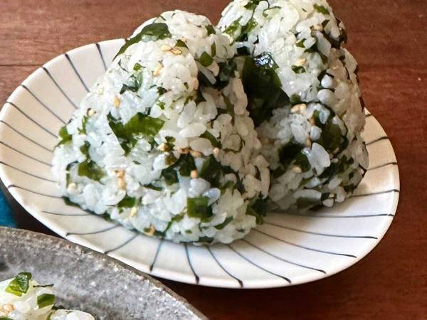 山本ゆりさんが作る『給食のワカメご飯』のレシピに反響　「無性に食べたくなるやつ」「絶対作る」