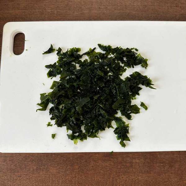 山本ゆりさんが作る『給食のワカメご飯』のレシピに反響　「無性に食べたくなるやつ」「絶対作る」