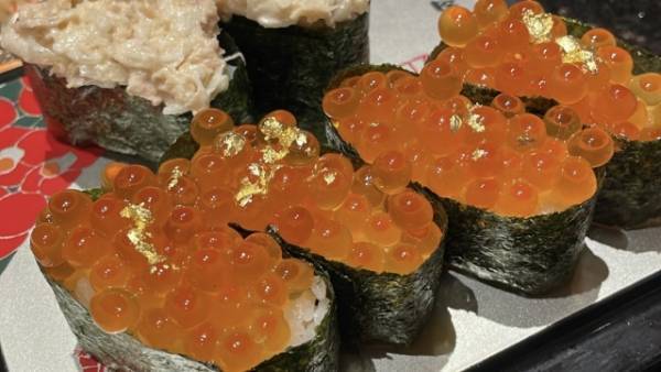 おせちの金箔、食べても害はない？　製造会社の回答に「知らなかった」「そんな規定が」