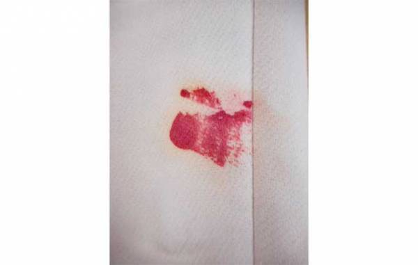 服に食べ物を落としちゃった！　専門店に聞いた『正しい対処法』がタメになる