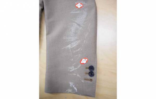 服に食べ物を落としちゃった！　専門店に聞いた『正しい対処法』がタメになる