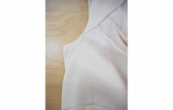 服に食べ物を落としちゃった！　専門店に聞いた『正しい対処法』がタメになる