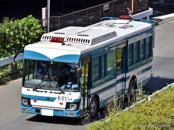 警視庁が公開した写真に称賛の声　「頭が下がります」「どうかお気を付けて」
