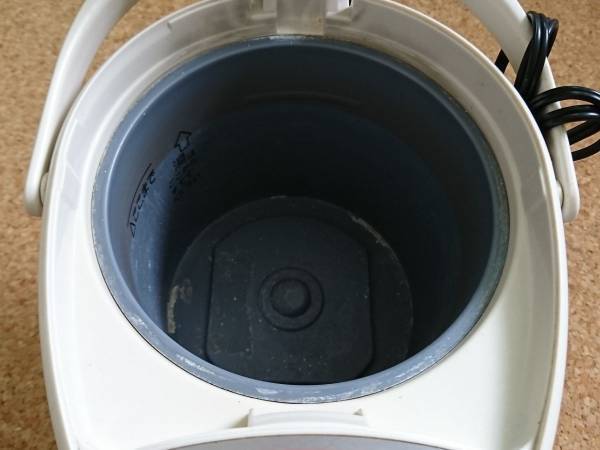 電気ポットの中にたまった白い汚れは何？　簡単に落とす裏技に「めちゃくちゃ助かる」「すっきりした」