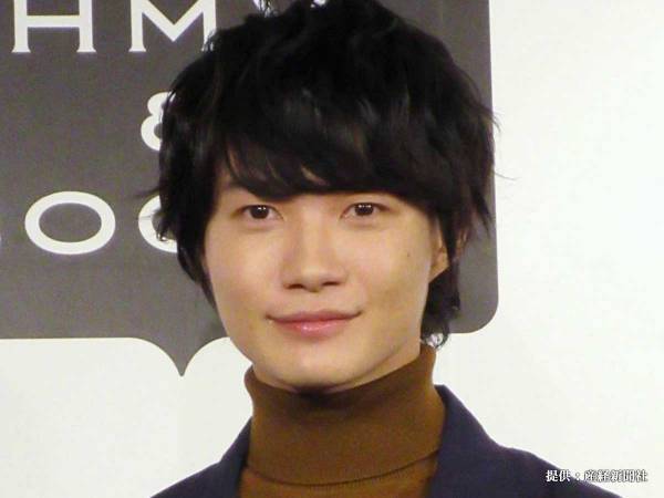 浜辺美波に、神木隆之介が『神対応』　「優しい」「素敵な関係」