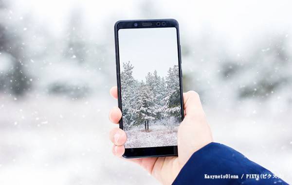 冬はスマホのバッテリーが早く消耗する？　KDDIの実験結果に「注意したい」