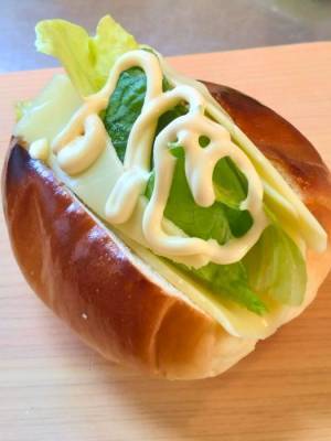 ロールパンを潰さずにキレイにカットする方法　「お店の仕上がり」「不器用でもできた」