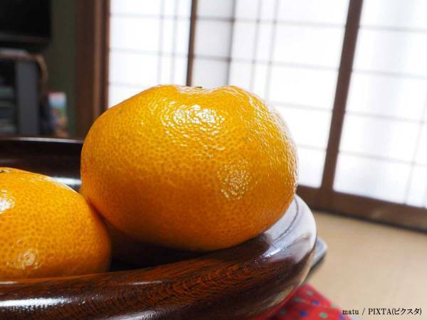 ミカンの白い筋を最もきれいに取り除く方法　外皮のまま『あること』をすると…