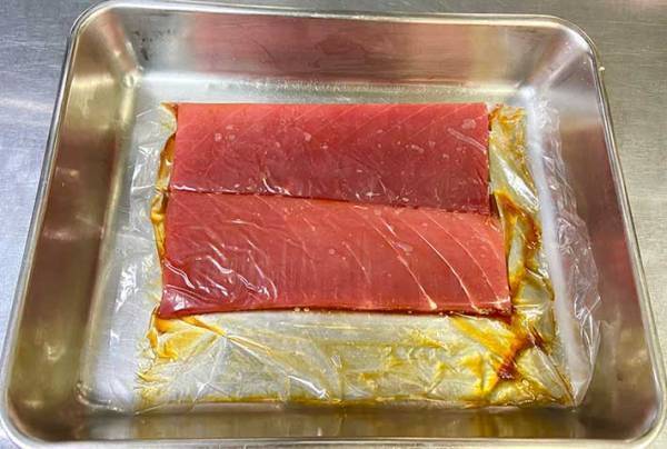 「今からやる」　現役シェフの漬けマグロの作り方　意外な調味料を使っていて…？