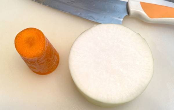 「ラップがもったいないと思ってた」「これいい」　余った野菜の保存グッズが最高