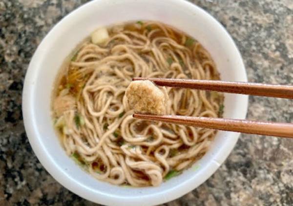 「スープも飲み干しちゃった！」　『日清の最強どん兵衛 鴨だしそば』２種を食べ比べてみた