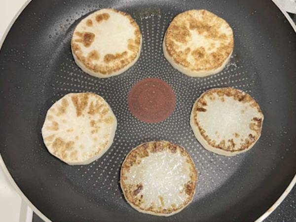 冷蔵庫に余った大根、どうしよう？　もう一品欲しい時の時短レシピに子供の手が止まらない