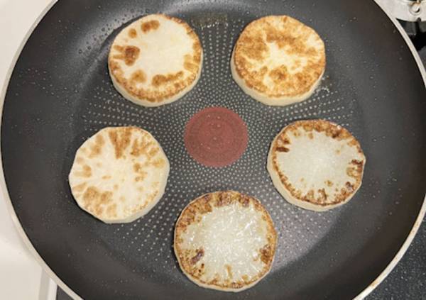 冷蔵庫に余った大根、どうしよう？　もう一品欲しい時の時短レシピに子供の手が止まらない