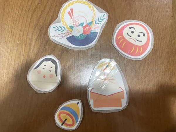 子供がねだってくるフレークシール　家で手作りする方法に「コスパ最高」「なんて簡単」