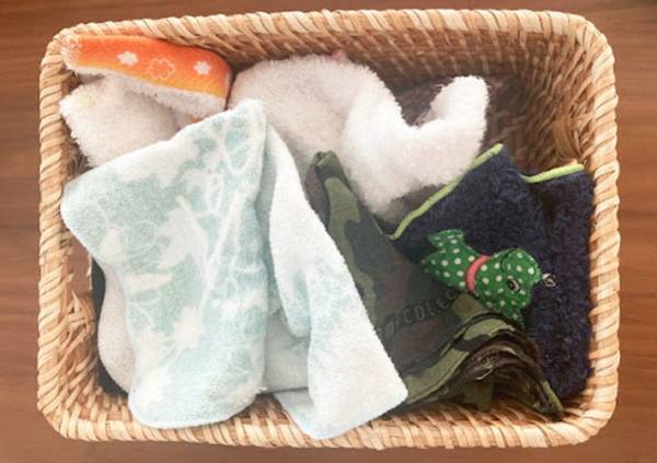 セリアで品薄のハンカチスタンド　思わぬ活用法に「こりゃ人気なわけだ」「シンデレラフィット」