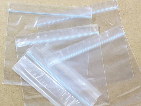 ジップロックのジッパーを完全に閉める裏技が簡単すぎた　「やってみます」「真似したい！」