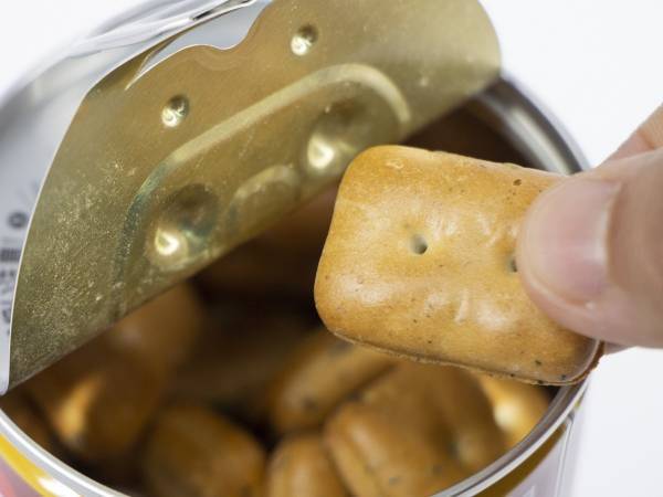 賞味期限が間近に迫る「カンパン」を消費したい！　警視庁が教えるまさかのリメイク術