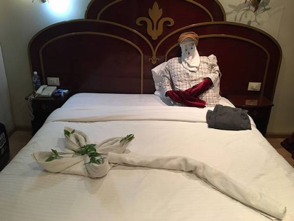 ホテルのベッドに『人の気配』　清掃員がしたことに「ビビり倒す」