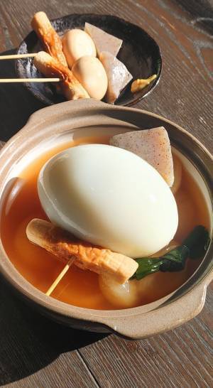 串に刺さった『おでん』に仰天　違和感のある卵に「バグる」