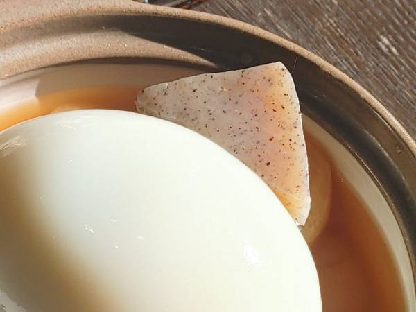 串に刺さった『おでん』に仰天　違和感のある卵に「バグる」