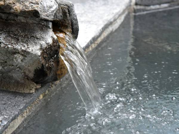 ペットボトルで作る簡易蛇口を応用！　源泉かけ流し気分を味わえるお風呂グッズの作り方