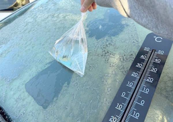 フロントガラスの霜、どう落としてる？　超簡単な方法に「もう待たなくていい！」