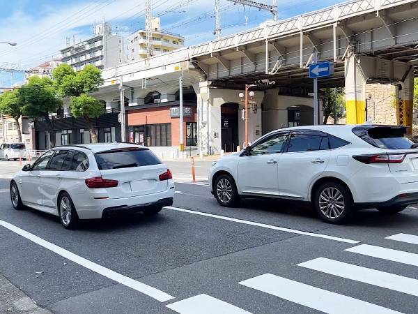 内閣府広報が解説！　あおり運転の被害にあった時の対処法とは