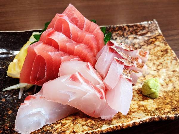 スーパーのお刺身がプリプリに！　試したいひと手間に「有益な情報」「身が引き締った」