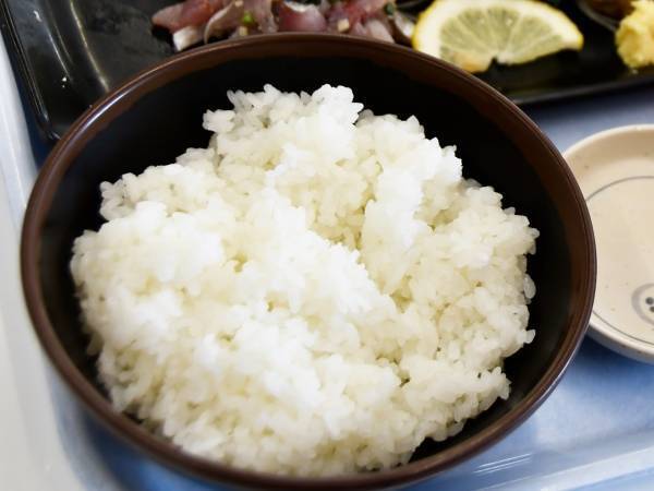 少しの工夫で見違える！　冷凍ごはんをおいしくする解凍のコツに「目からウロコ」「すごい」