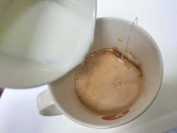 日東紅茶「牛乳だけで作らないで」　家でできる！お店みたいな『ミルクティーの作り方』