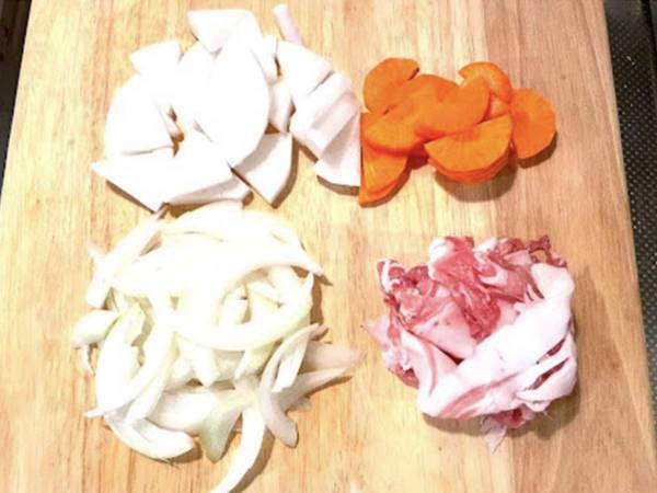 作るのが面倒な豚汁　超時短の作り方に「洗い物減った」「一人暮らしにもいい」