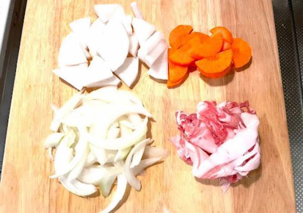 作るのが面倒な豚汁　超時短の作り方に「洗い物減った」「一人暮らしにもいい」