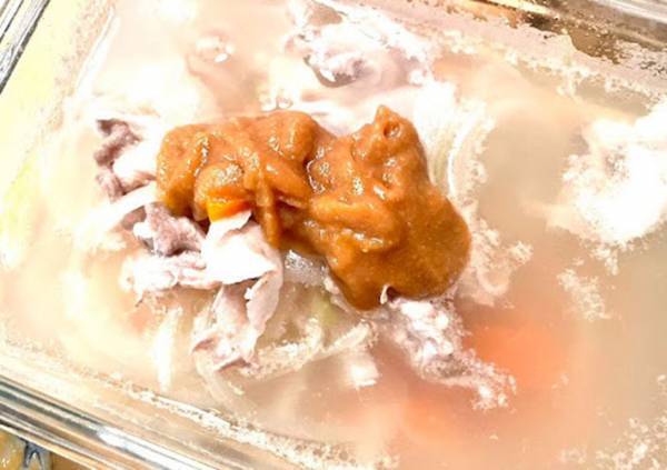 作るのが面倒な豚汁　超時短の作り方に「洗い物減った」「一人暮らしにもいい」