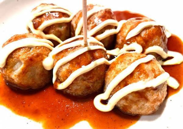 ラップをかけると食材に貼りつく…　一瞬で解決する裏技に「手も汚れない」「画期的」