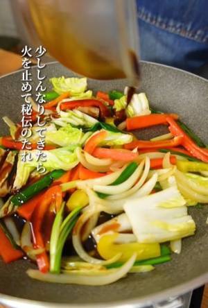 水っぽくならない野菜炒めの作り方が目からウロコ！　⚪︎⚪︎の量を調整するだけで？