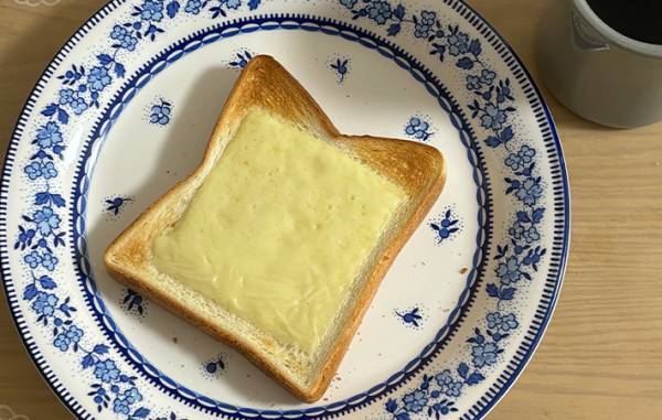 フィルムを剥がす時、チーズがくっつく…　森永乳業が教えるコツに「なんてきれい！」