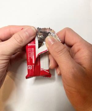 「コレは快感」「やみつき」　キットカットの個包装をスルリと開けられる方法