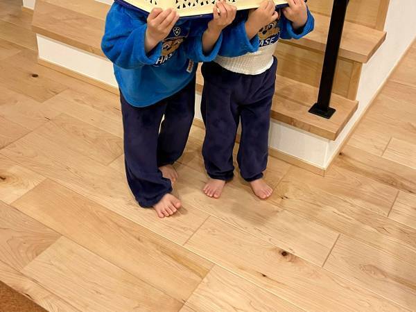 歯磨きを嫌がる兄弟の『最終兵器』　団結する姿に、１１万いいね！