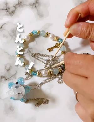 絡んだアクセサリーは「つまようじ」を活用　トントンするだけの裏技に「すごい！」「やってみる」