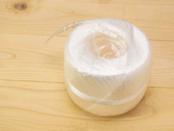 「これまでの苦労は一体」「こんなに簡単」　ビニール紐をはさみなしで切る方法がすごい