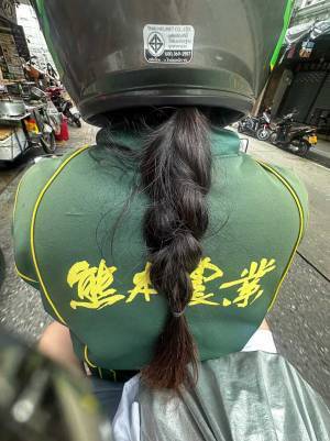 タイ旅行中に起きたミラクル　ドライバーが着ていた服が…？「そんなことある！？」