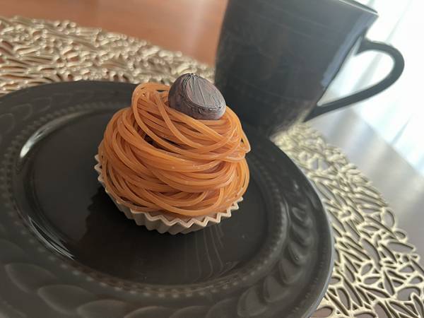 「モンブラン…かと思ったら違う！」　正体に「二度見した」「天才すぎて叫んだ」